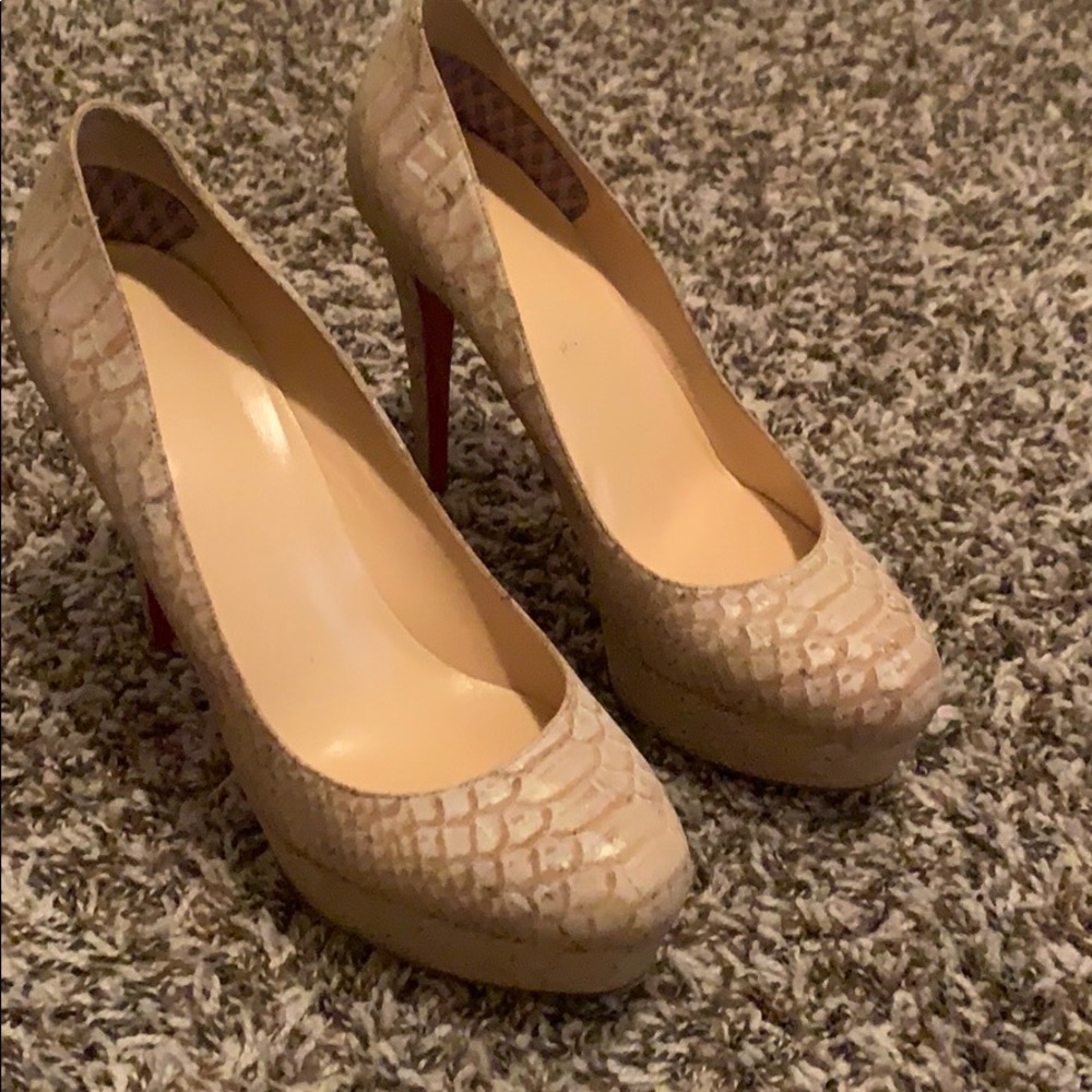 Christian Louboutin pump